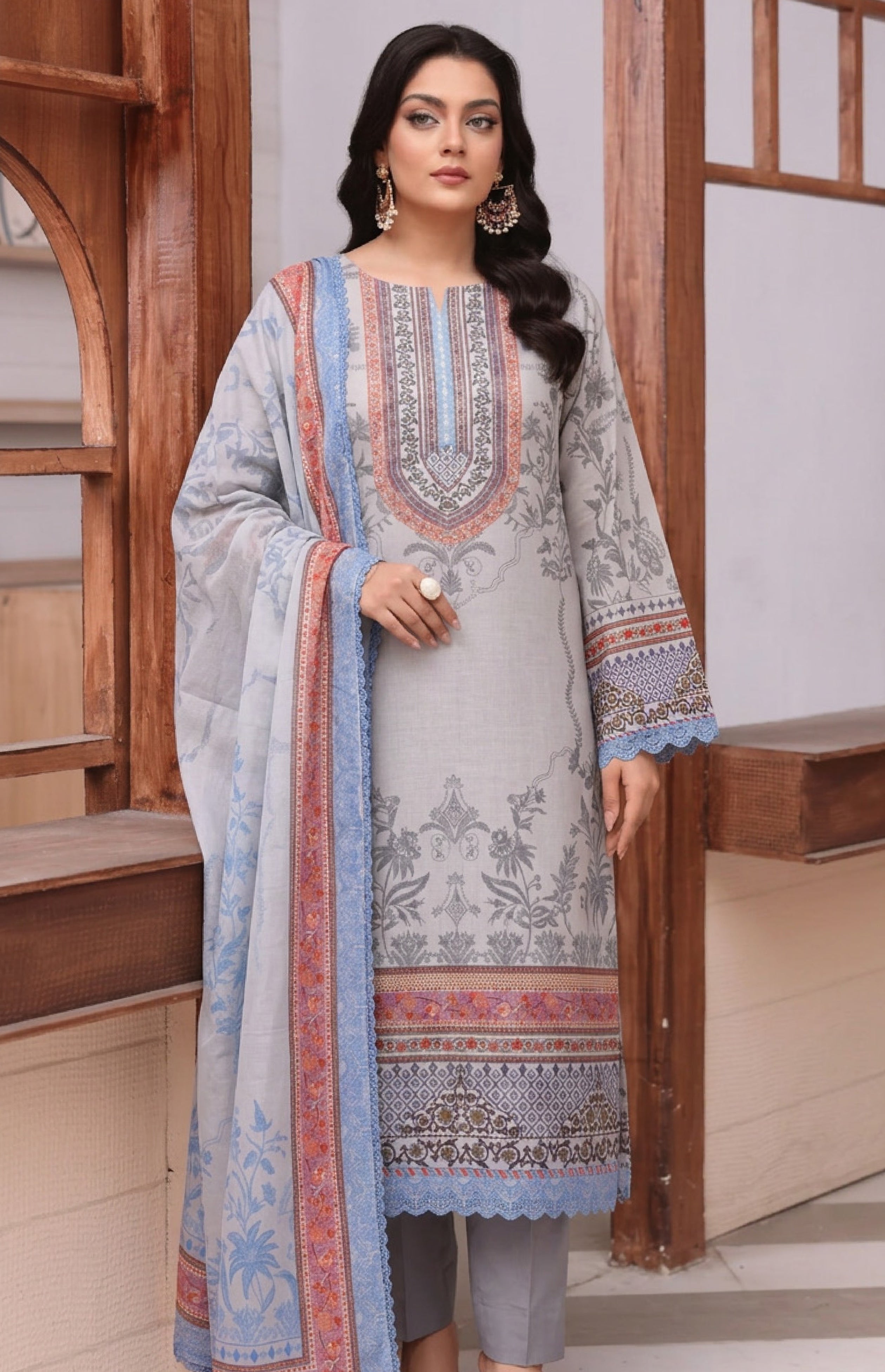 Amna Digital Printed Lawn Unstitched 3 Piece Suit