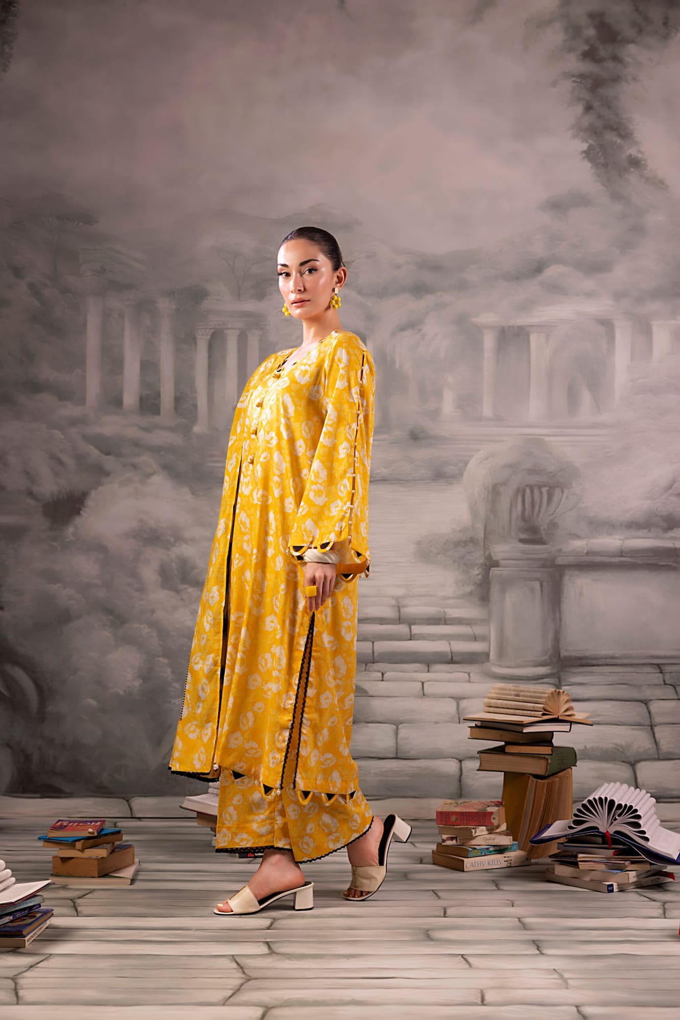 Dilnaz Digital Printed Lawn Unstitched 3 Piece Suit