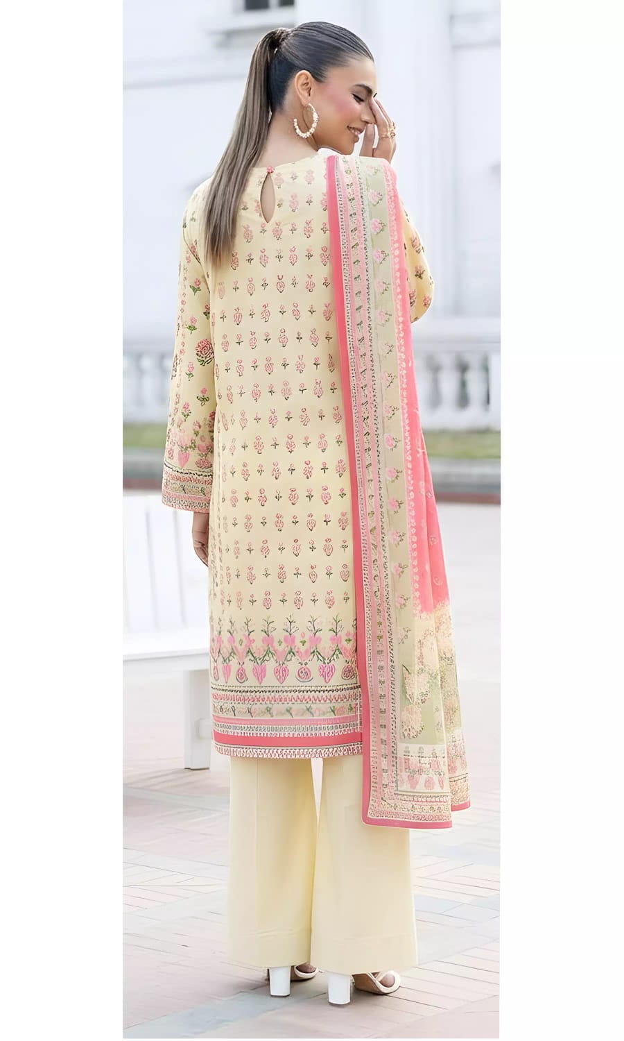 Yara Digital Printed Lawn Unstitched 3 Piece Suit