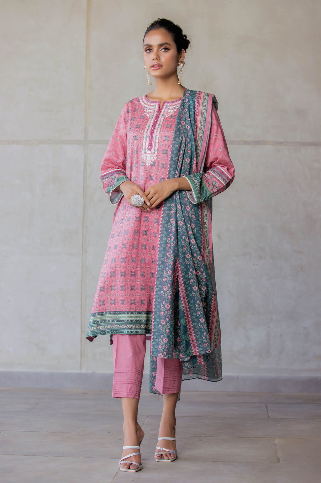 Nashwa Digital Printed Lawn Unstitched 3 Piece Suit