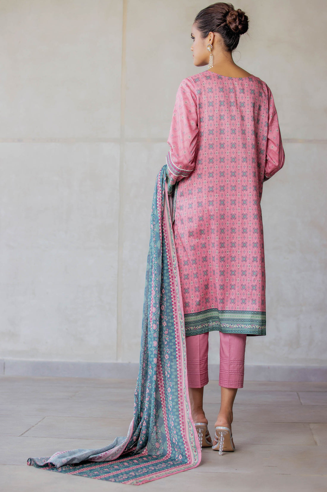 Nashwa Digital Printed Lawn Unstitched 3 Piece Suit